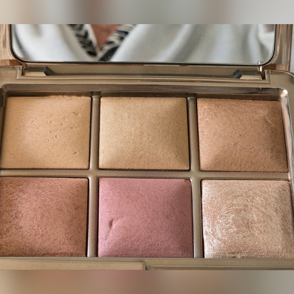 Hourglass Ambient Lighting Palette - LIGHTNING EDIT- UNLOCKED
